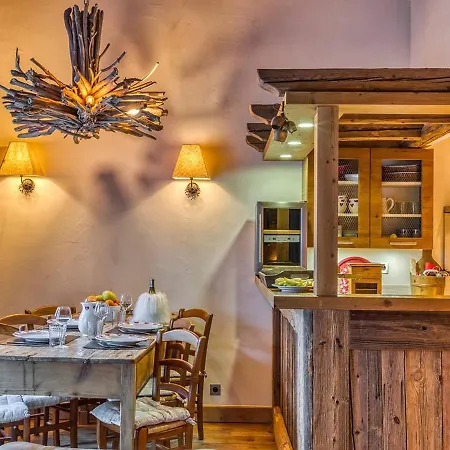 Au Coeur De 1850, 73m², 4 Pers, Proche Pistes, Balcon, Hammam, Wifi - Fr-1-631-164 Apartamento Courchevel